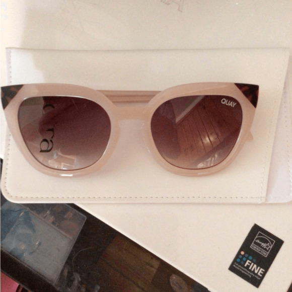NEW! Rare Quay Noosa pale pink and brown sunglasses main image 6